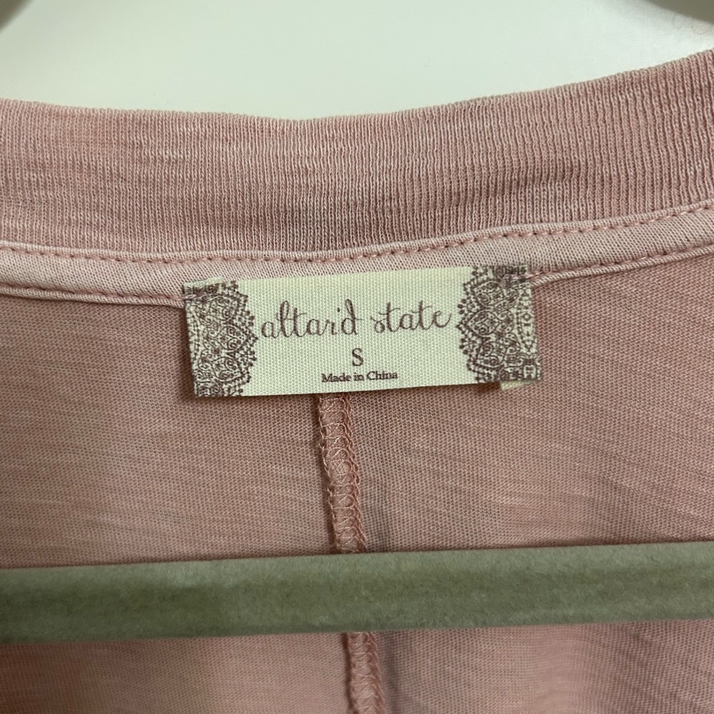Altar’d State Isa Tee - Picture 4 of 4